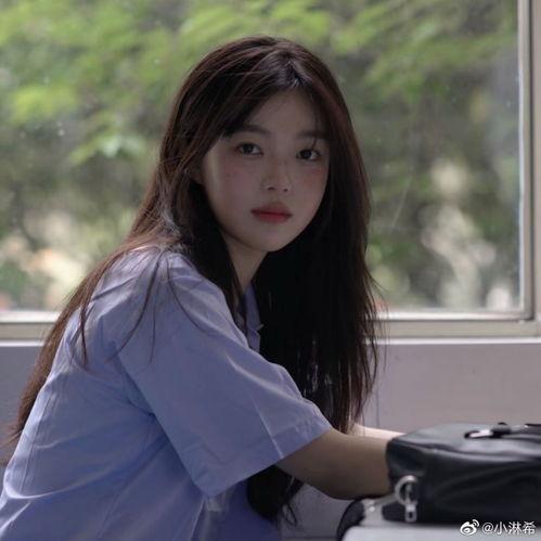 娱乐吃瓜的头像女生真人,网络红人“吃瓜女神”的真实生活